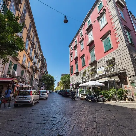 Lägenhet Design Next Bellini Square By Houseinnaples Neapel