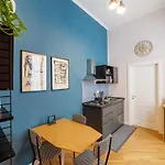 Design Next Bellini Square By Houseinnaples