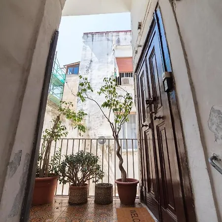 Appartement Design Next Bellini Square By Houseinnaples Naples